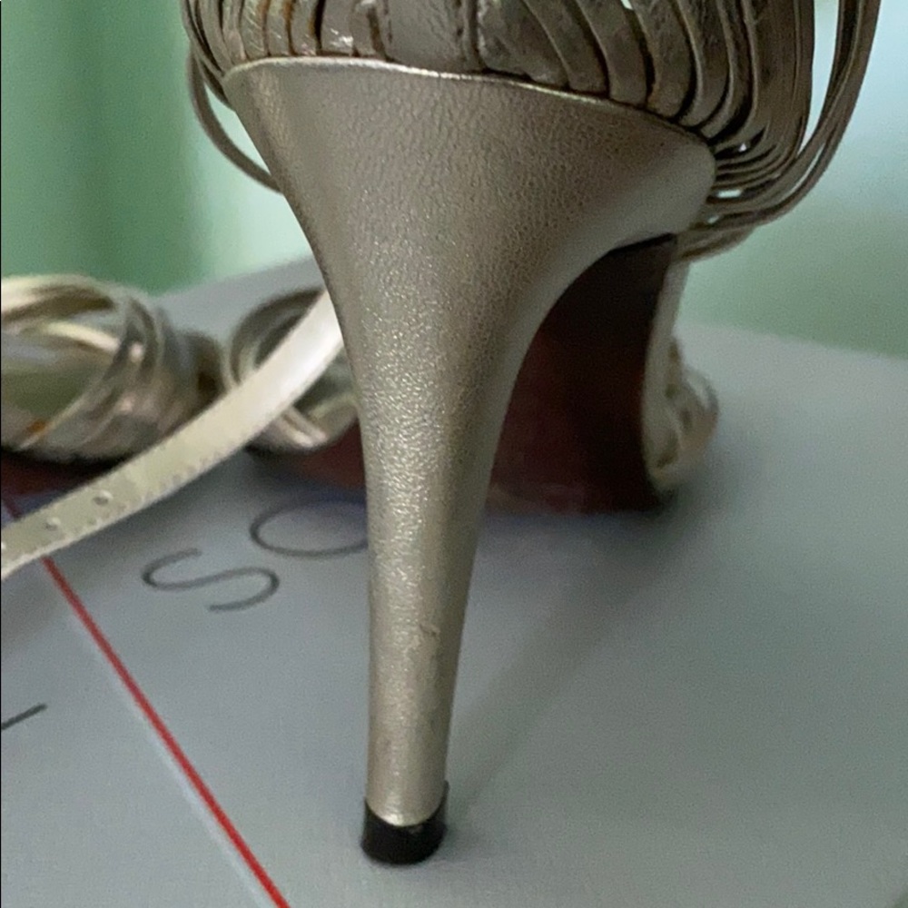 Heels - Picture 5 of 6